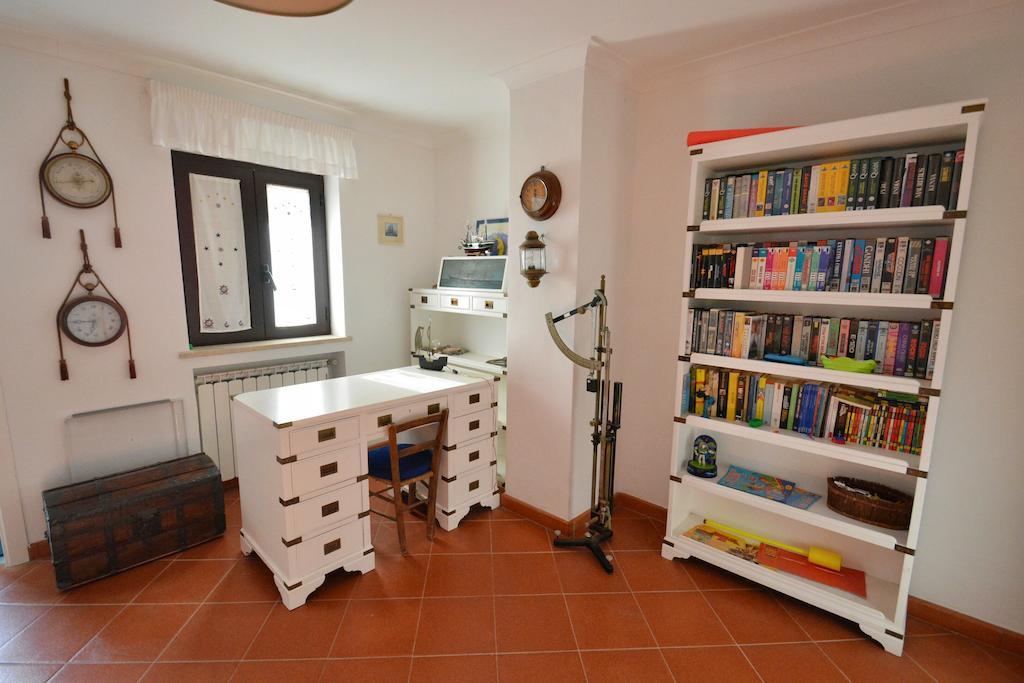 Neranya Apartman Massa Lubrense Szoba fotó